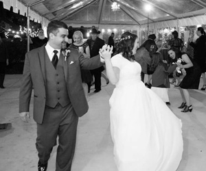 wedding couple dancing in new braunfels texas